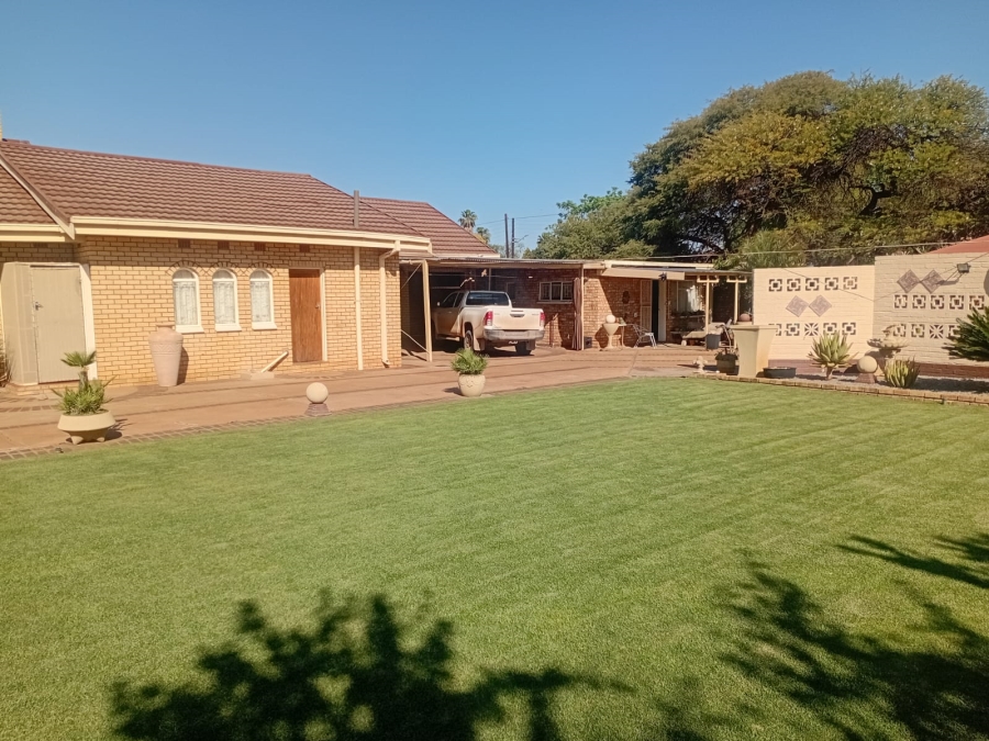 4 Bedroom Property for Sale in Kuruman Northern Cape